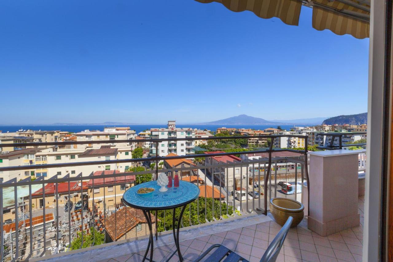 Amore Rentals - Appartamento Cielomare ソレント エクステリア 写真
